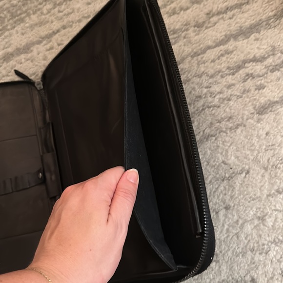 Leather laptop sleeve for 13” laptop - Picture 4 of 6